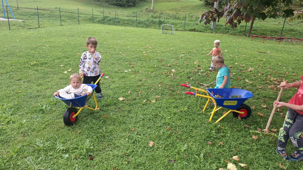 Male roke gradijo velika prijateljstva (11)