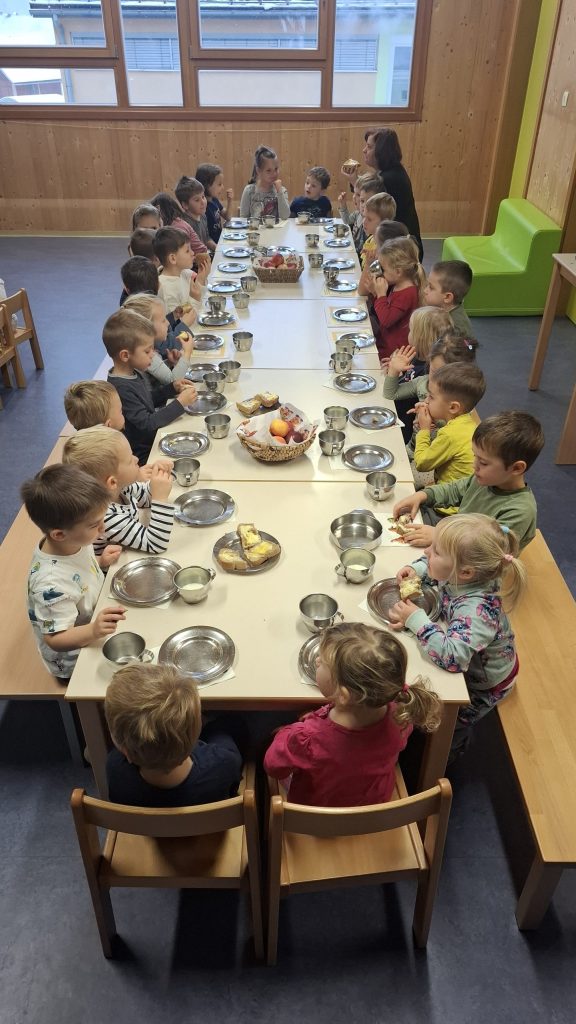 Male roke gradijo velika prijateljstva (13)