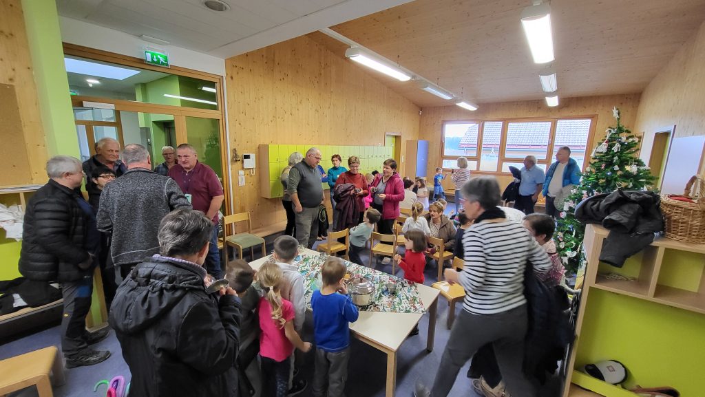 Male roke gradijo velika prijateljstva (4)