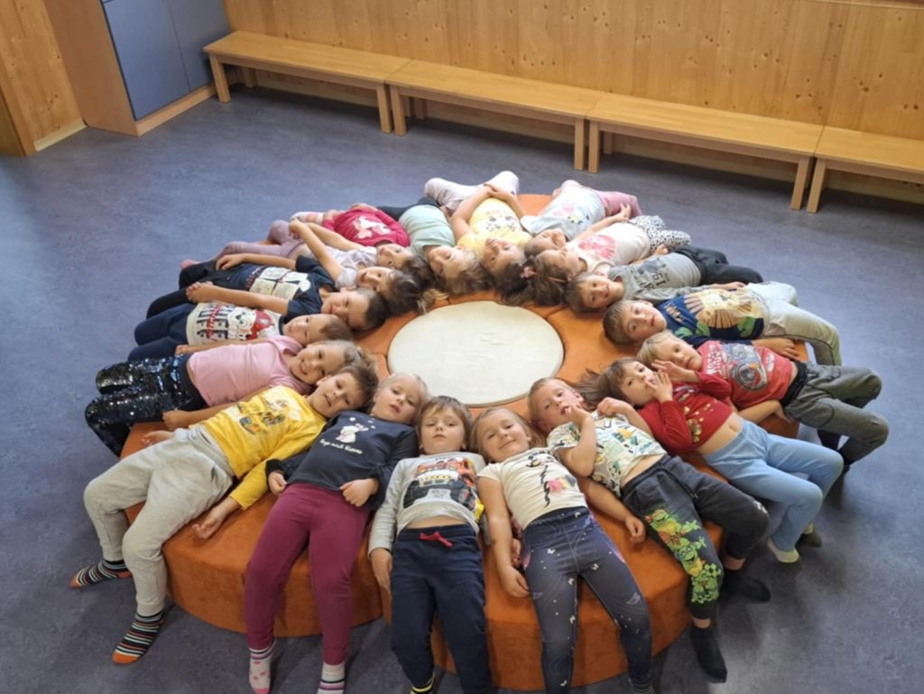 Male roke gradijo velika prijateljstva (4)