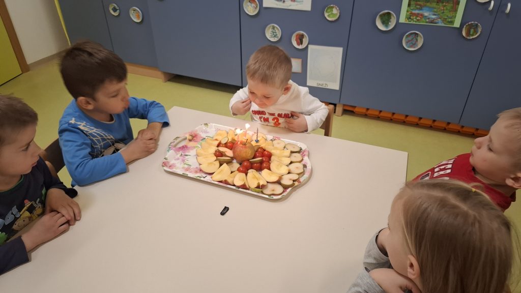 Male roke gradijo velika prijateljstva (5)