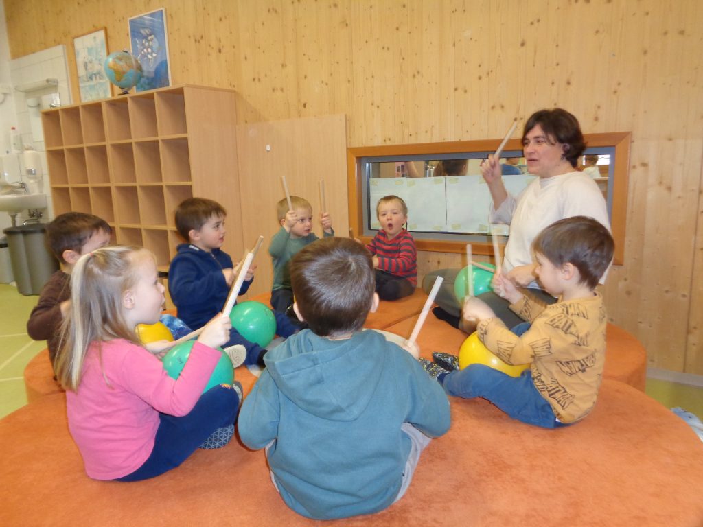 Male roke gradijo velika prijateljstva (8)